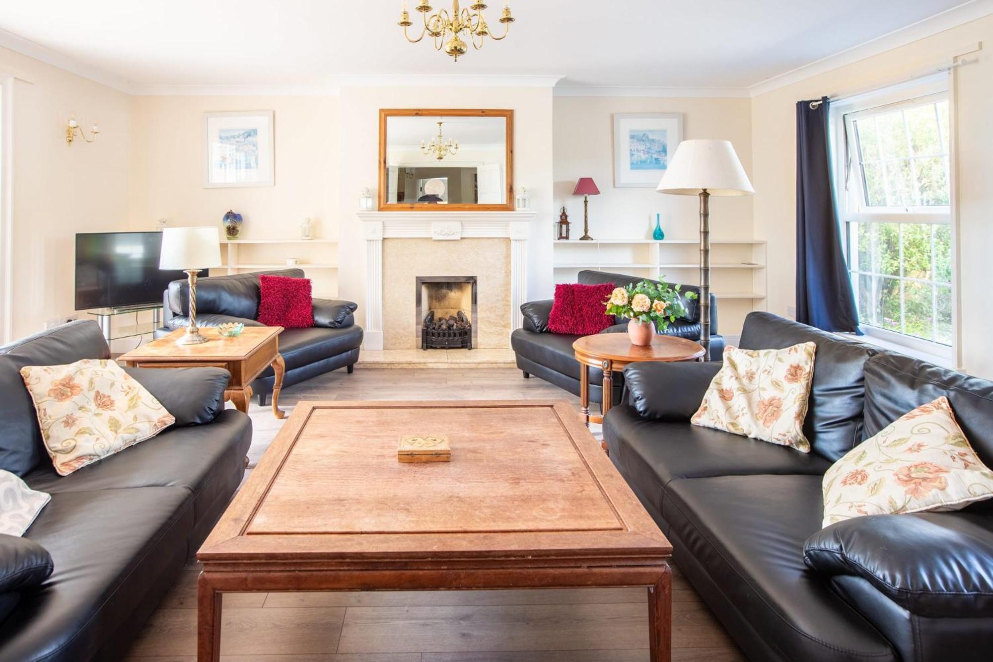 Stunning 6 Bedroom Cottage Near Cornish Coast Буде Экстерьер фото